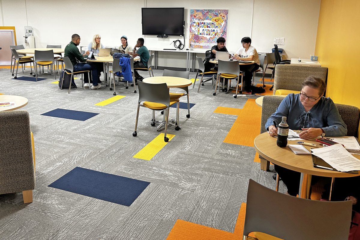 students in the SSW lounge 